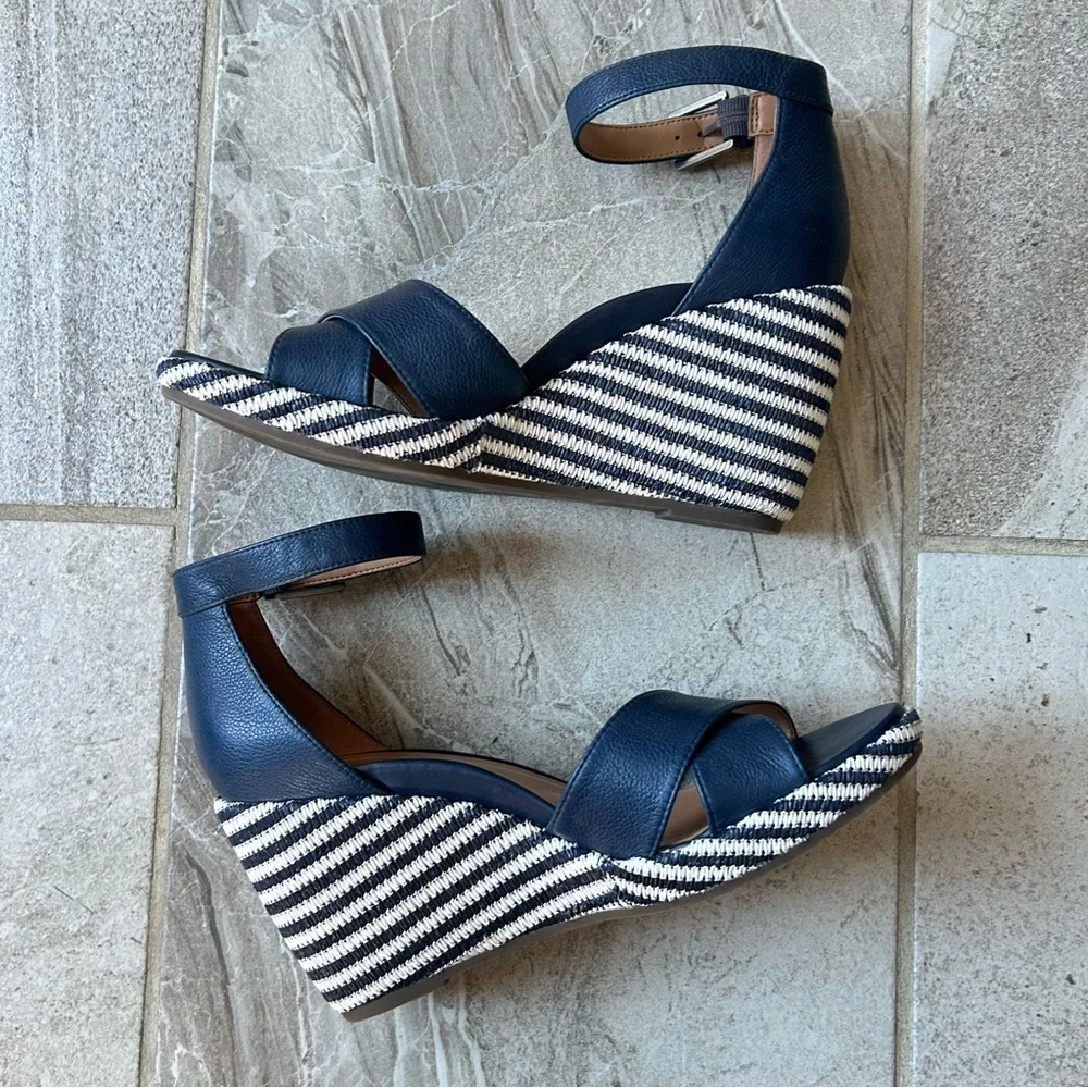 Vionic Marina Navy Stripe Leather Wedge Sandals, Size 9.5 EUC